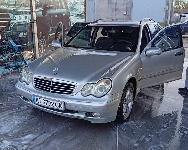 Сірий Мерседес Ц-Клас, об'ємом двигуна 2.1 л та пробігом 400 тис. км за 4850 $, фото 1 на Automoto.ua
