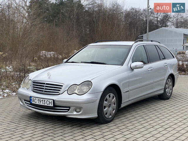 Сірий Мерседес Ц-Клас, об'ємом двигуна 2.2 л та пробігом 397 тис. км за 5300 $, фото 1 на Automoto.ua