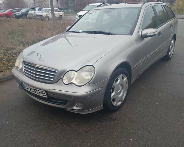 Сірий Мерседес Ц-Клас, об'ємом двигуна 2.2 л та пробігом 400 тис. км за 5400 $, фото 1 на Automoto.ua