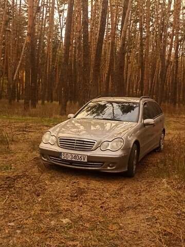 Серый Мерседес Ц-Класс, объемом двигателя 0 л и пробегом 400 тыс. км за 3000 $, фото 1 на Automoto.ua