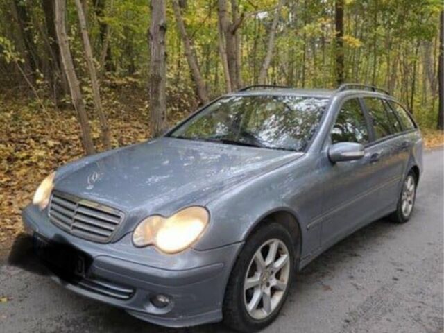 Серый Мерседес Ц-Класс, объемом двигателя 2.2 л и пробегом 324 тыс. км за 2750 $, фото 1 на Automoto.ua