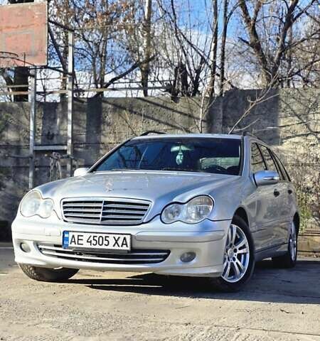 Серый Мерседес Ц-Класс, объемом двигателя 2.15 л и пробегом 310 тыс. км за 5000 $, фото 1 на Automoto.ua