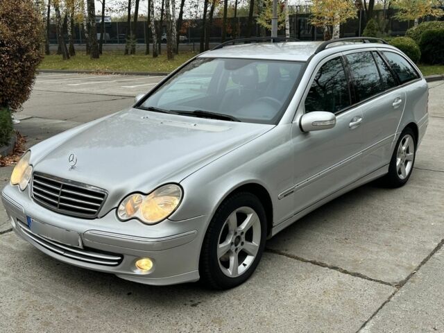 Серый Мерседес Ц-Класс, объемом двигателя 2.2 л и пробегом 280 тыс. км за 3600 $, фото 1 на Automoto.ua