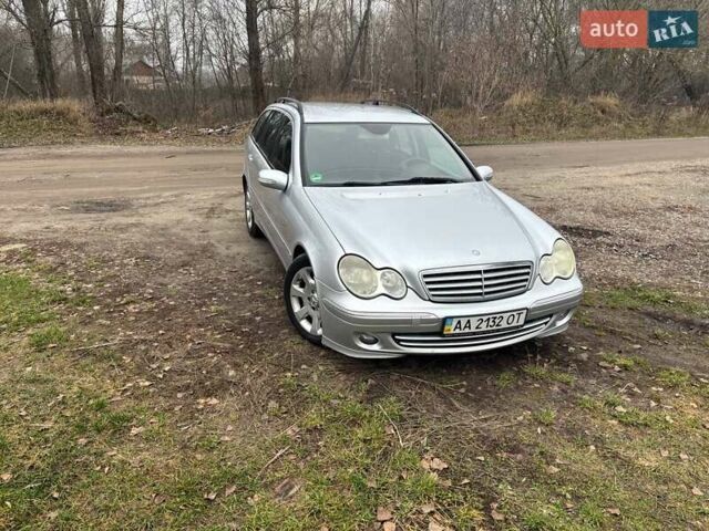 Серый Мерседес Ц-Класс, объемом двигателя 2.15 л и пробегом 260 тыс. км за 4499 $, фото 1 на Automoto.ua