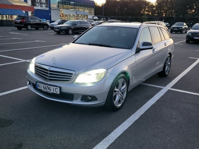 Серый Мерседес Ц-Класс, объемом двигателя 2.1 л и пробегом 410 тыс. км за 8200 $, фото 1 на Automoto.ua