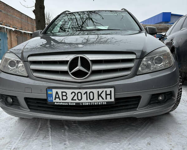 Серый Мерседес Ц-Класс, объемом двигателя 2.2 л и пробегом 359 тыс. км за 10100 $, фото 1 на Automoto.ua