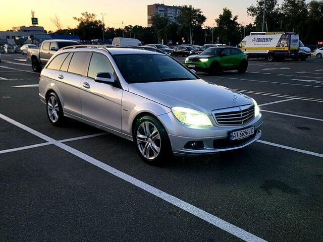 Серый Мерседес Ц-Класс, объемом двигателя 2.1 л и пробегом 410 тыс. км за 8200 $, фото 1 на Automoto.ua