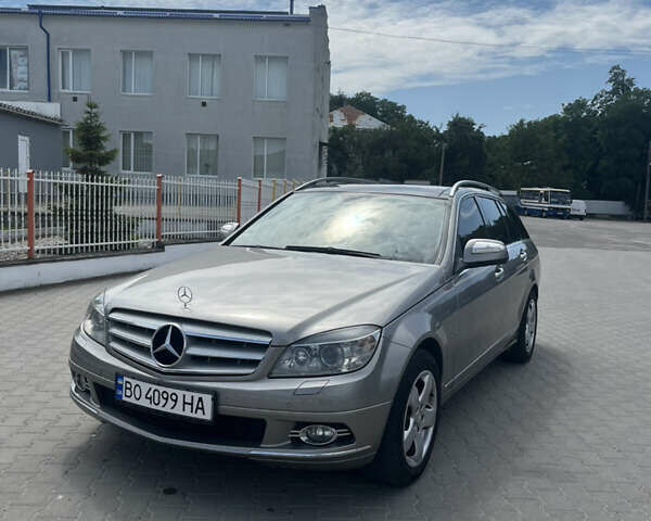 Серый Мерседес Ц-Класс, объемом двигателя 2.15 л и пробегом 311 тыс. км за 8500 $, фото 1 на Automoto.ua