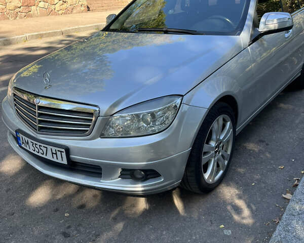Сірий Мерседес Ц-Клас, об'ємом двигуна 2.2 л та пробігом 370 тис. км за 7999 $, фото 1 на Automoto.ua
