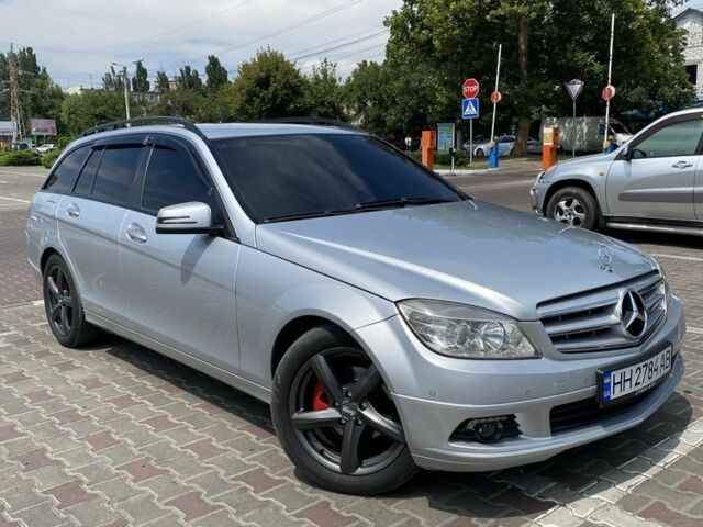 Серый Мерседес Ц-Класс, объемом двигателя 2.1 л и пробегом 207 тыс. км за 8500 $, фото 1 на Automoto.ua