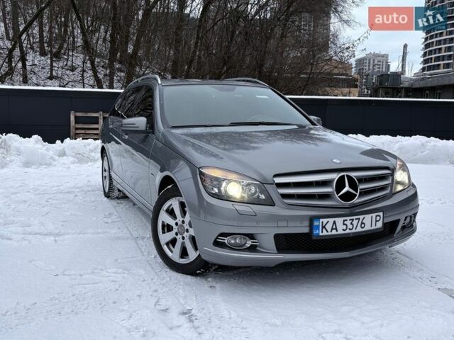 Серый Мерседес Ц-Класс, объемом двигателя 2.15 л и пробегом 258 тыс. км за 11800 $, фото 1 на Automoto.ua