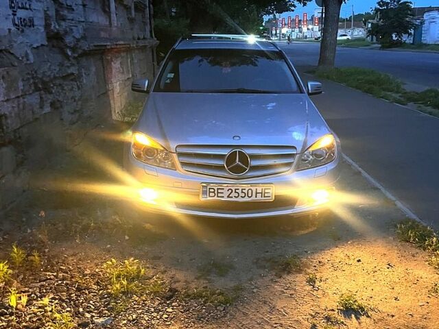 Сірий Мерседес Ц-Клас, об'ємом двигуна 1.6 л та пробігом 180 тис. км за 8100 $, фото 1 на Automoto.ua