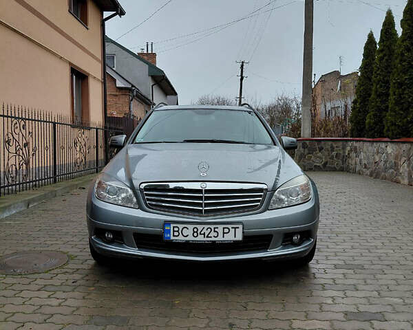 Сірий Мерседес Ц-Клас, об'ємом двигуна 2.2 л та пробігом 327 тис. км за 8700 $, фото 1 на Automoto.ua