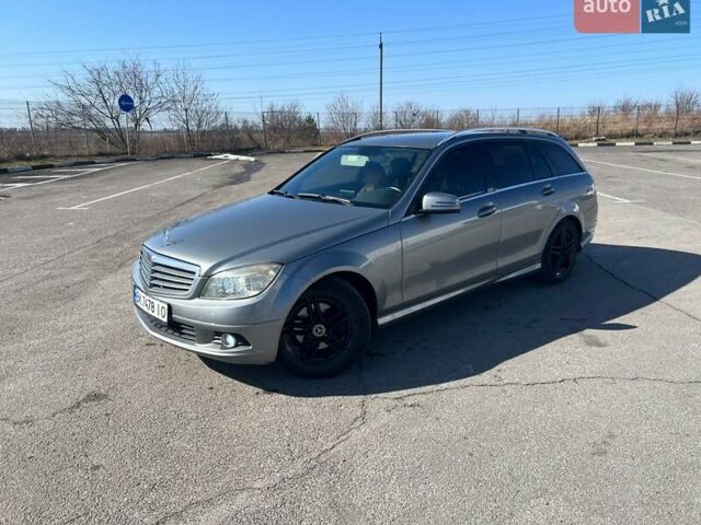 Сірий Мерседес Ц-Клас, об'ємом двигуна 2.2 л та пробігом 397 тис. км за 8300 $, фото 1 на Automoto.ua
