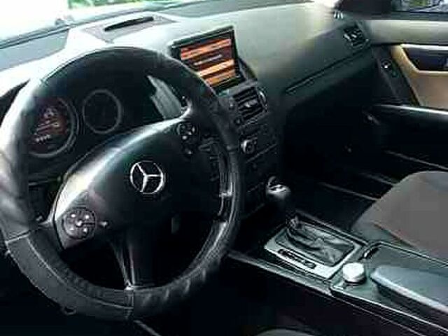 Сірий Мерседес Ц-Клас, об'ємом двигуна 2.2 л та пробігом 300 тис. км за 7600 $, фото 1 на Automoto.ua