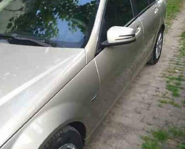 Сірий Мерседес Ц-Клас, об'ємом двигуна 2.2 л та пробігом 300 тис. км за 9500 $, фото 1 на Automoto.ua