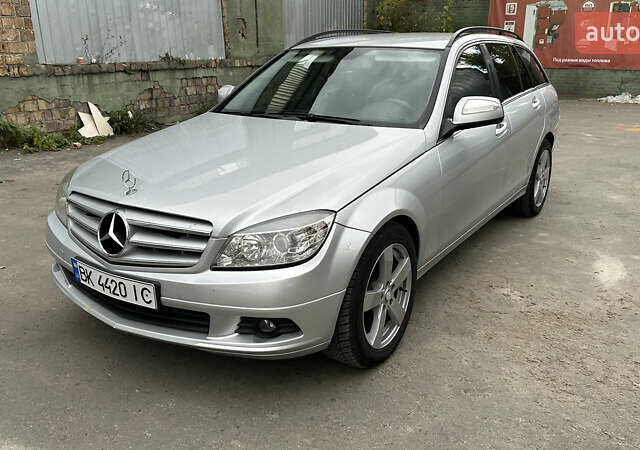 Серый Мерседес Ц-Класс, объемом двигателя 2.15 л и пробегом 333 тыс. км за 7300 $, фото 1 на Automoto.ua