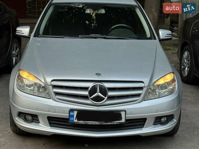 Сірий Мерседес Ц-Клас, об'ємом двигуна 2.2 л та пробігом 348 тис. км за 5000 $, фото 1 на Automoto.ua