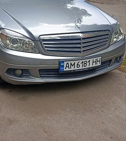 Сірий Мерседес Ц-Клас, об'ємом двигуна 2.14 л та пробігом 342 тис. км за 9550 $, фото 1 на Automoto.ua