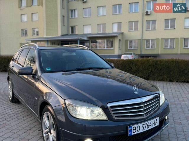 Сірий Мерседес Ц-Клас, об'ємом двигуна 2.14 л та пробігом 360 тис. км за 7600 $, фото 1 на Automoto.ua