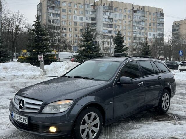 Серый Мерседес Ц-Класс, объемом двигателя 2.1 л и пробегом 387 тыс. км за 6999 $, фото 1 на Automoto.ua