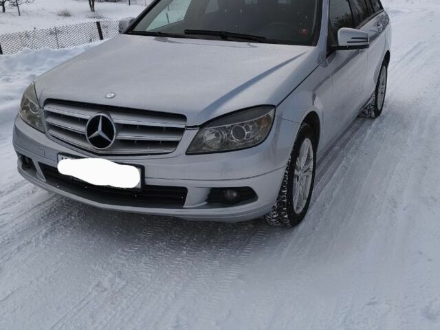 Серый Мерседес Ц-Класс, объемом двигателя 2.2 л и пробегом 449 тыс. км за 5300 $, фото 1 на Automoto.ua