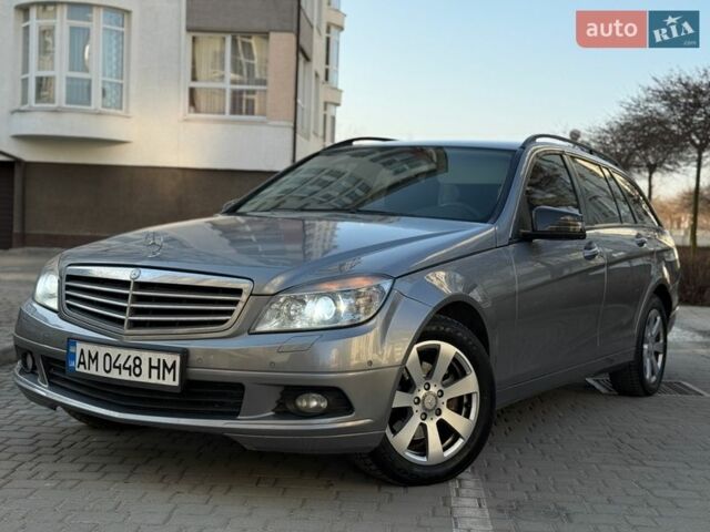 Сірий Мерседес Ц-Клас, об'ємом двигуна 2.2 л та пробігом 250 тис. км за 7900 $, фото 1 на Automoto.ua