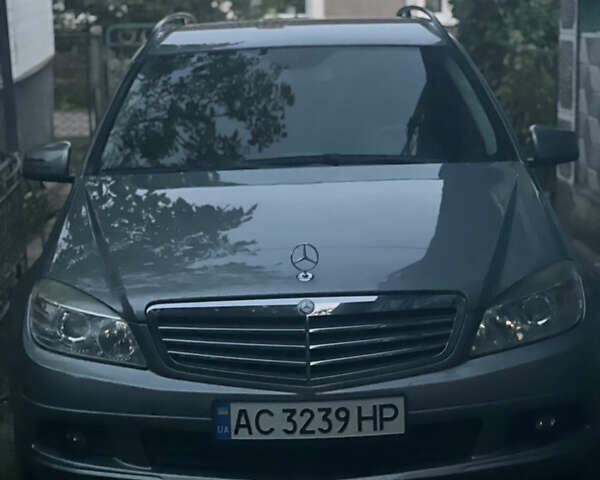 Сірий Мерседес Ц-Клас, об'ємом двигуна 2.14 л та пробігом 272 тис. км за 8950 $, фото 1 на Automoto.ua
