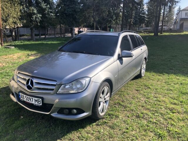 Серый Мерседес Ц-Класс, объемом двигателя 2.1 л и пробегом 384 тыс. км за 10800 $, фото 1 на Automoto.ua