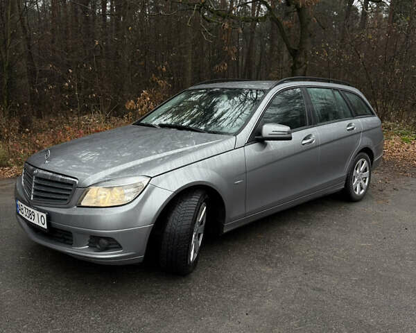 Сірий Мерседес Ц-Клас, об'ємом двигуна 2.14 л та пробігом 260 тис. км за 9200 $, фото 1 на Automoto.ua