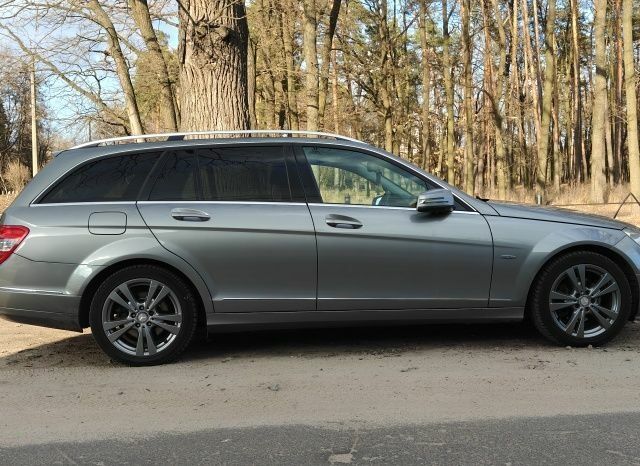 Серый Мерседес Ц-Класс, объемом двигателя 2.1 л и пробегом 260 тыс. км за 9200 $, фото 1 на Automoto.ua