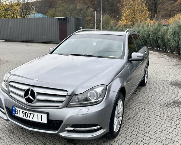Сірий Мерседес Ц-Клас, об'ємом двигуна 2.14 л та пробігом 305 тис. км за 10400 $, фото 1 на Automoto.ua