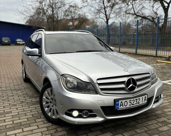 Сірий Мерседес Ц-Клас, об'ємом двигуна 2.14 л та пробігом 313 тис. км за 9950 $, фото 1 на Automoto.ua