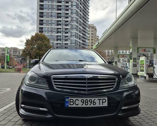 Сірий Мерседес Ц-Клас, об'ємом двигуна 2.15 л та пробігом 330 тис. км за 12500 $, фото 1 на Automoto.ua