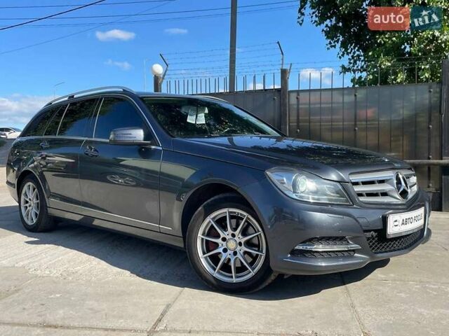 Серый Мерседес Ц-Класс, объемом двигателя 2.14 л и пробегом 306 тыс. км за 10490 $, фото 1 на Automoto.ua