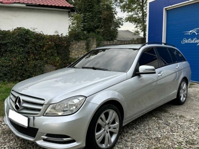 Сірий Мерседес Ц-Клас, об'ємом двигуна 2.2 л та пробігом 298 тис. км за 11900 $, фото 1 на Automoto.ua