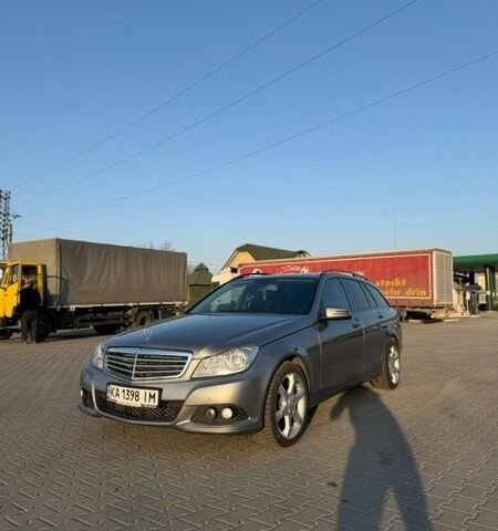 Сірий Мерседес Ц-Клас, об'ємом двигуна 2.14 л та пробігом 292 тис. км за 13500 $, фото 1 на Automoto.ua