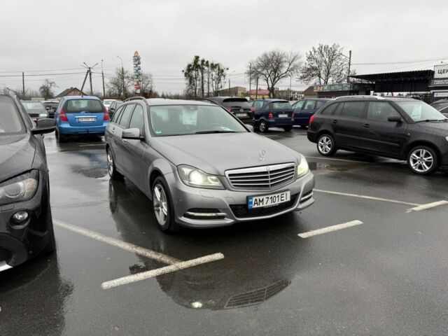 Сірий Мерседес Ц-Клас, об'ємом двигуна 2.2 л та пробігом 218 тис. км за 11000 $, фото 1 на Automoto.ua