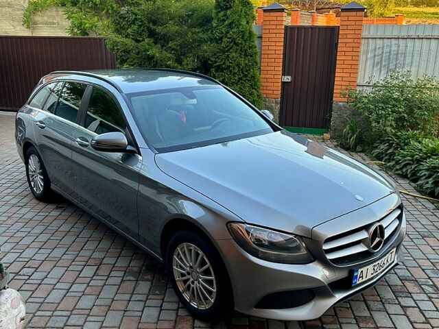 Серый Мерседес Ц-Класс, объемом двигателя 2.1 л и пробегом 290 тыс. км за 13000 $, фото 1 на Automoto.ua