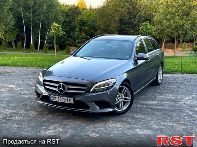 Серый Мерседес Ц-Класс, объемом двигателя 1.6 л и пробегом 200 тыс. км за 19750 $, фото 1 на Automoto.ua