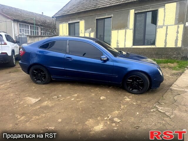 Синій Мерседес Ц-Клас, об'ємом двигуна 2.1 л та пробігом 200 тис. км за 3000 $, фото 1 на Automoto.ua