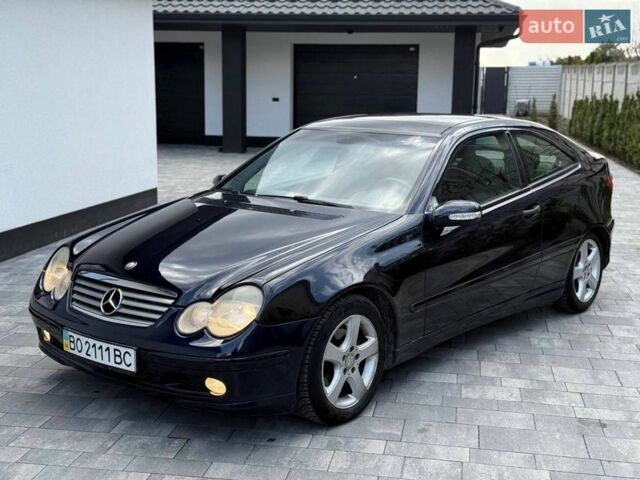 Синій Мерседес Ц-Клас, об'ємом двигуна 2 л та пробігом 230 тис. км за 3750 $, фото 1 на Automoto.ua