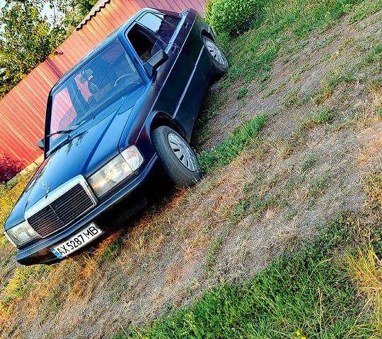 Синий Мерседес Ц-Класс, объемом двигателя 2 л и пробегом 0 тыс. км за 1600 $, фото 1 на Automoto.ua