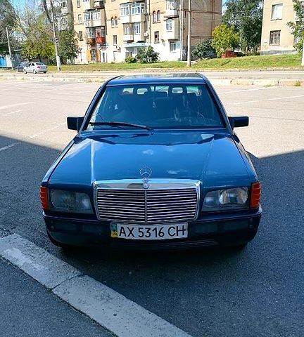 Синий Мерседес Ц-Класс, объемом двигателя 2 л и пробегом 150 тыс. км за 1200 $, фото 1 на Automoto.ua