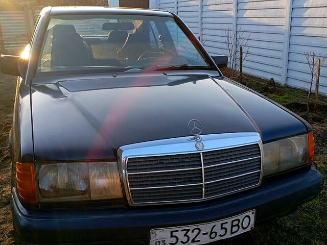 Синій Мерседес Ц-Клас, об'ємом двигуна 2 л та пробігом 220 тис. км за 1100 $, фото 1 на Automoto.ua