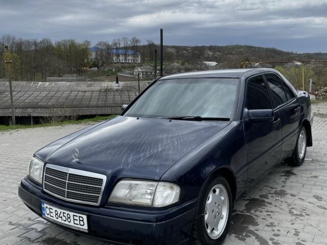 Синій Мерседес Ц-Клас, об'ємом двигуна 1.8 л та пробігом 412 тис. км за 2050 $, фото 1 на Automoto.ua