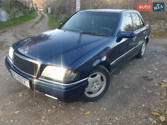Мерседес Ц-Класс 1995 в Виннице на Automoto.ua Синий Мерседес Ц-Класс, объемом двигателя 1.8 л и пробегом 570 тыс. км за 2497 $, фото 1 на Automoto.ua