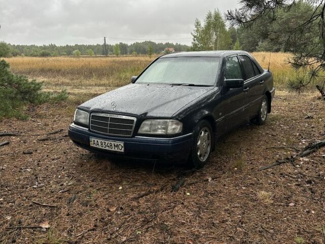 Синій Мерседес Ц-Клас, об'ємом двигуна 2.3 л та пробігом 400 тис. км за 3213 $, фото 1 на Automoto.ua