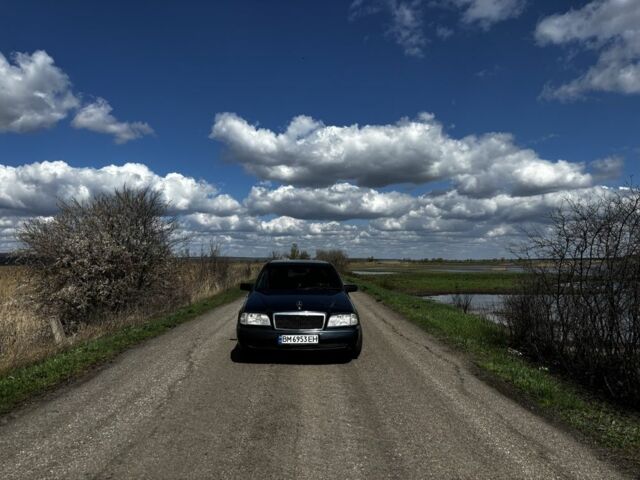 Синий Мерседес Ц-Класс, объемом двигателя 1.8 л и пробегом 246 тыс. км за 3202 $, фото 1 на Automoto.ua