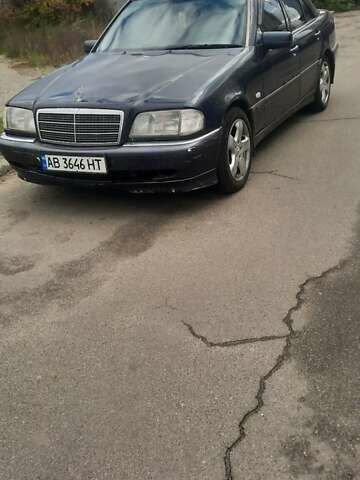 Мерседес Ц-Класс 1997 в Киеве на Automoto.ua Синий Мерседес Ц-Класс, объемом двигателя 2 л и пробегом 405 тыс. км за 2200 $, фото 1 на Automoto.ua